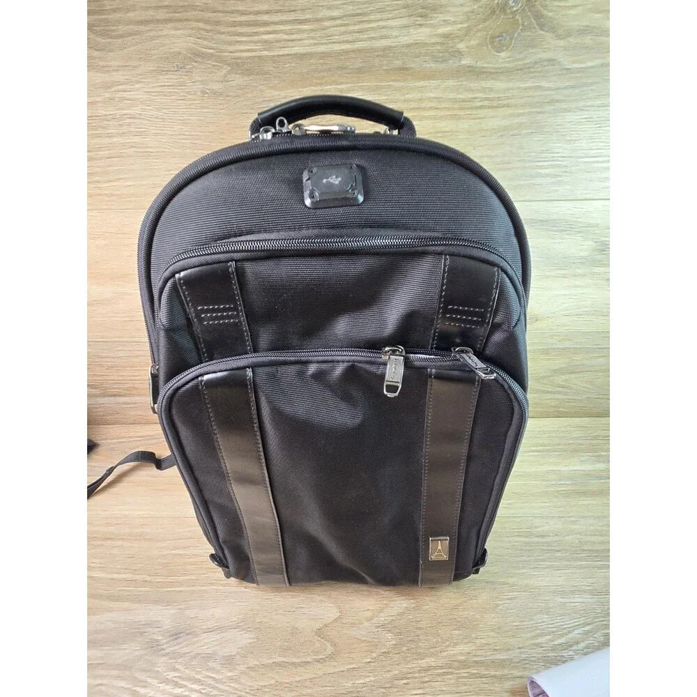 Travelpro Crew Executive Choice 2 Backpack Laptop RFID USB Excellent Condition